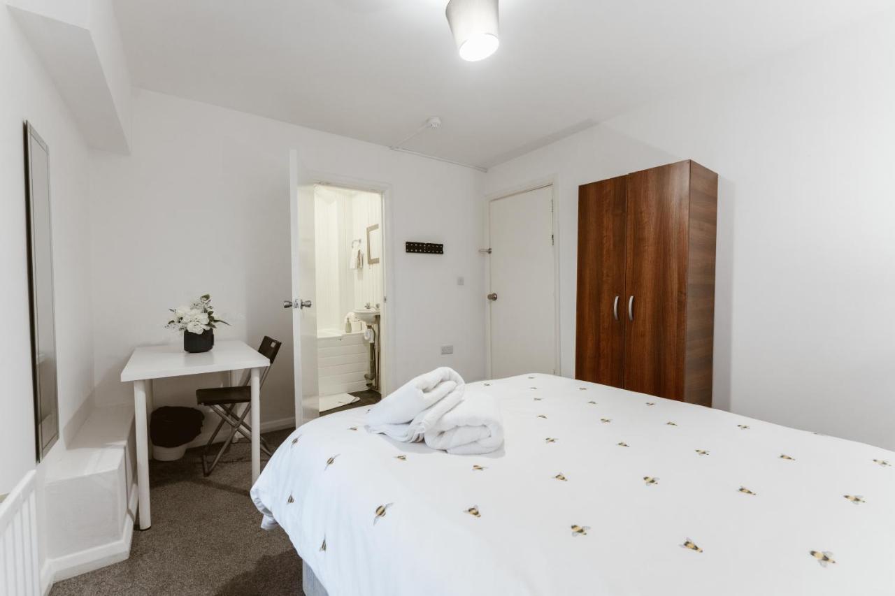 Whitechapel En-Suite Beds To Stay London Exterior photo